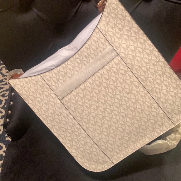 Large crossbody - Picture 2 of 4